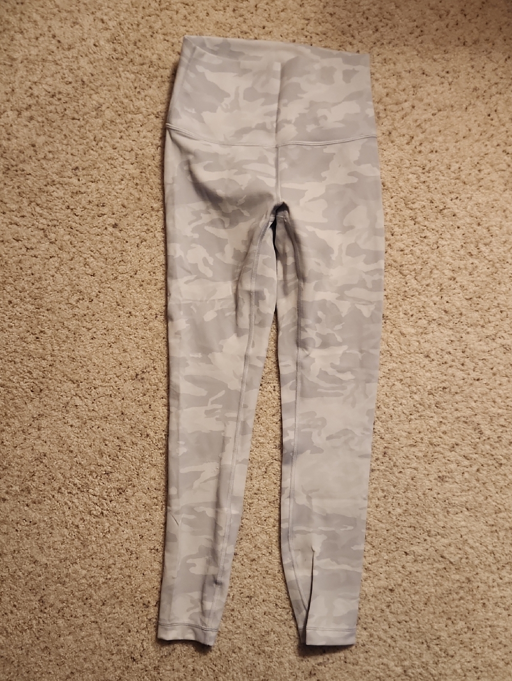 Never Worn Women's Lululemon Gray Camo Leggings, Size 4